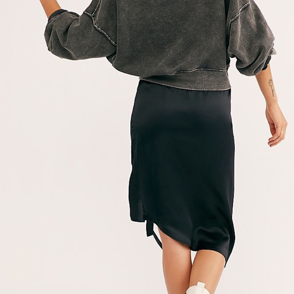 NIGHTCAP CLOTHING SILK CINDY SKIRT W/EXAGGERATED RUNCHED DETAIL IN BLACK SIZE M - Picture 5 of 7